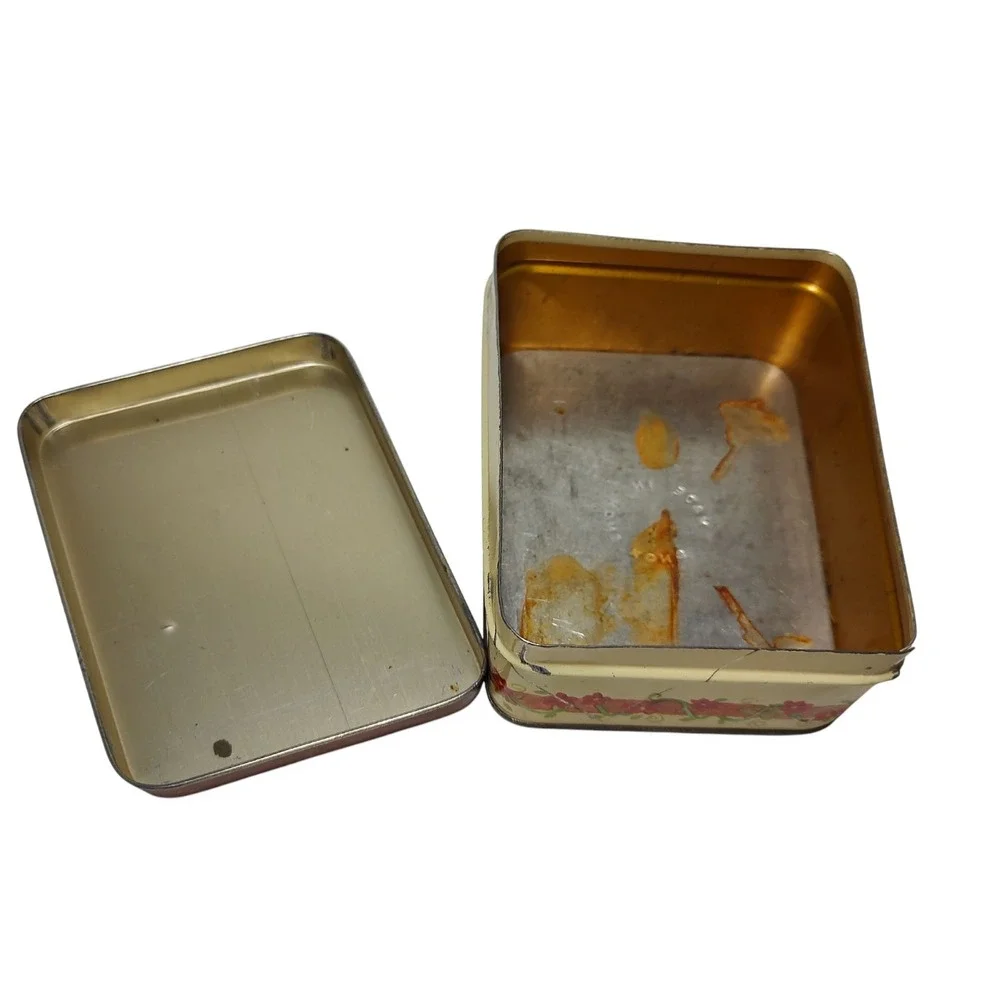 Giftco Hummel Girl Kissing Boy Tin with‎ Lid Decorative Vintage Five Inches